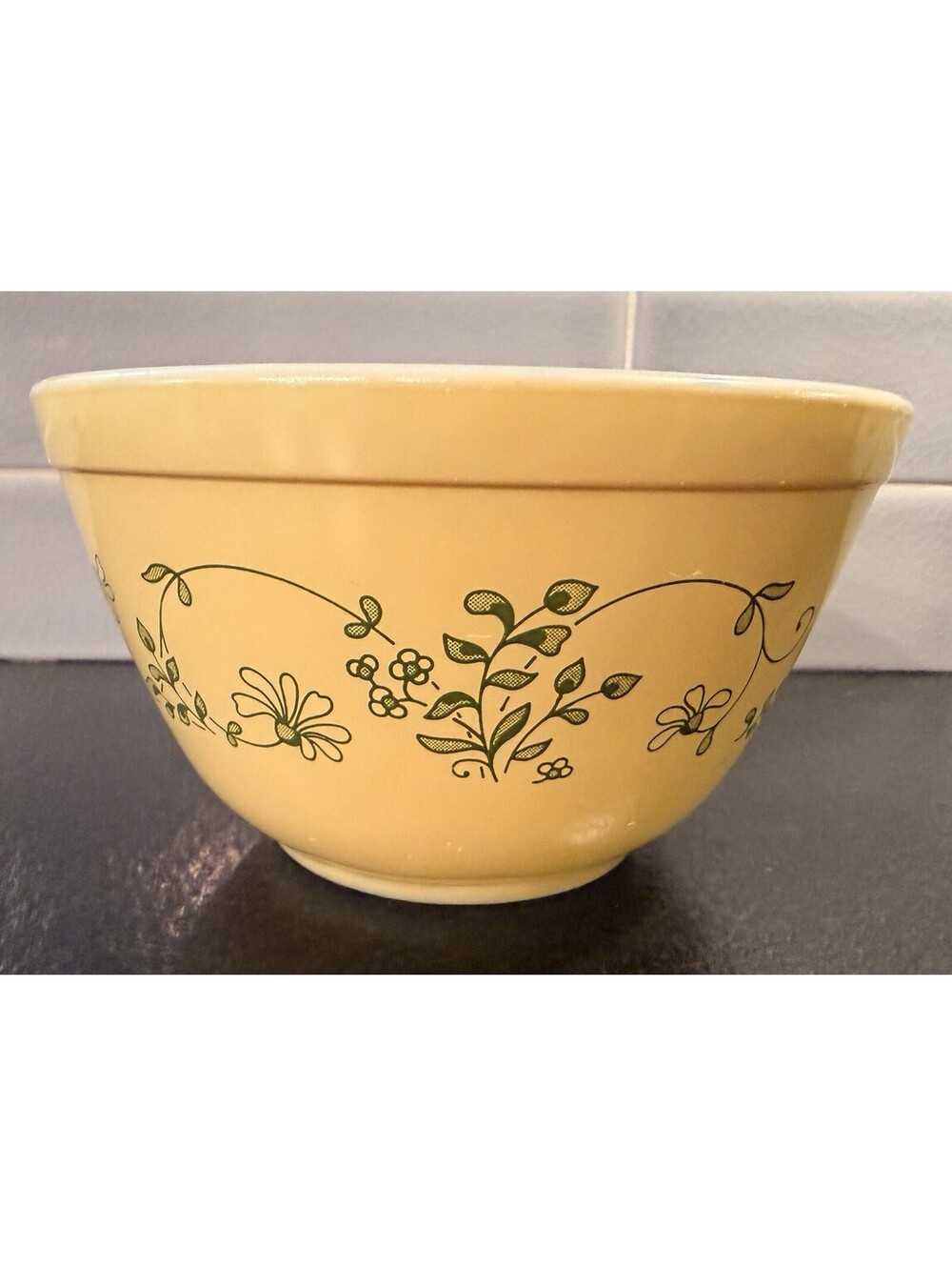 Vintage Pyrex Shenandoah # 401 750ml Yellow Green Flowers Mixing Bowl 1981-86